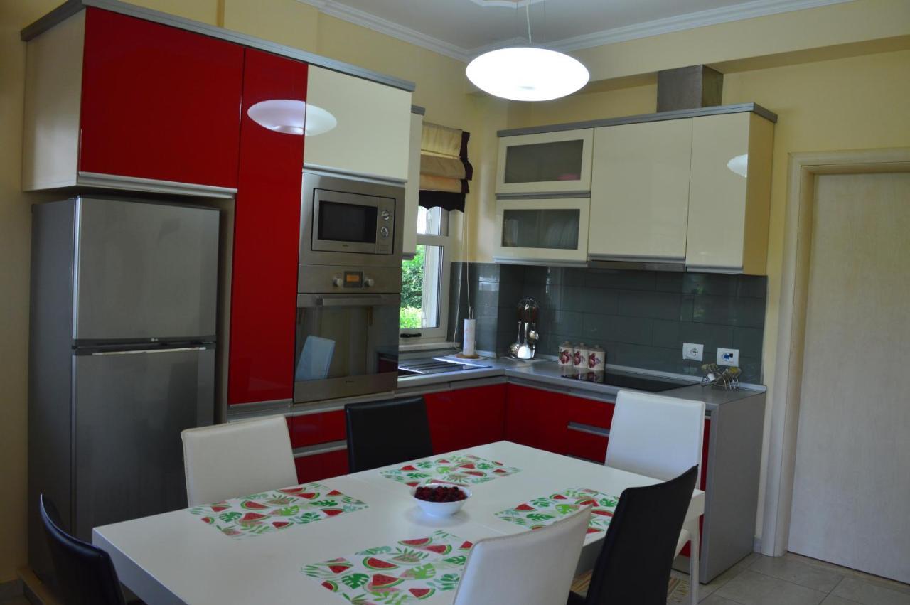 Вилла A Cozy Duplex In The Lalzi Bay Дуррес Экстерьер фото